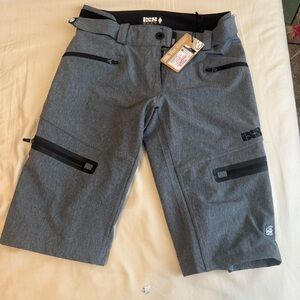 NWT iXS sever 6.1 women’s mountain bike shorts graphite size XS